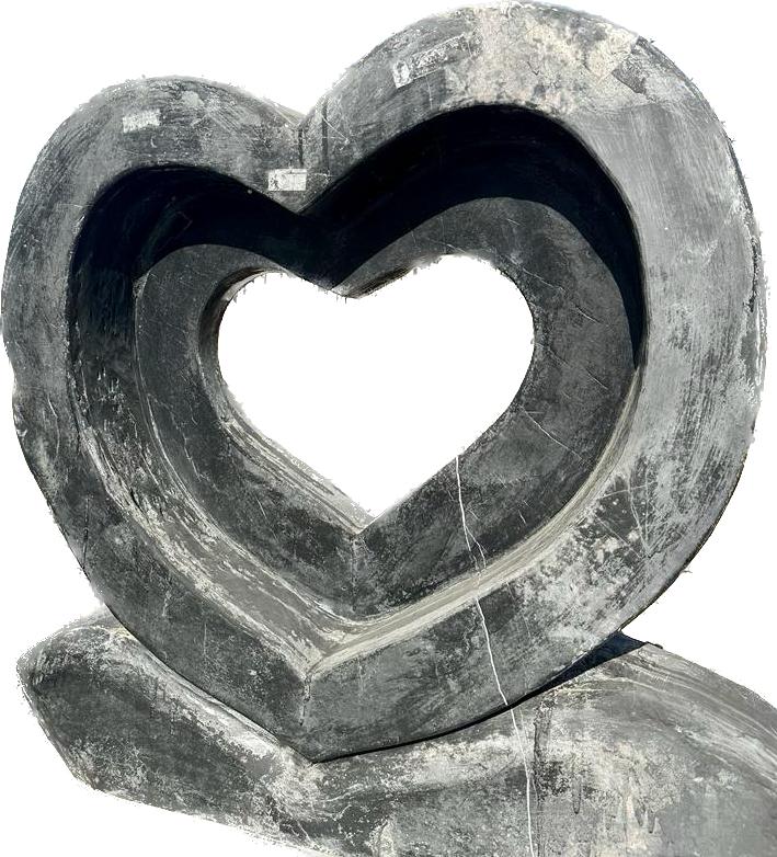 פסל של לב מסלע