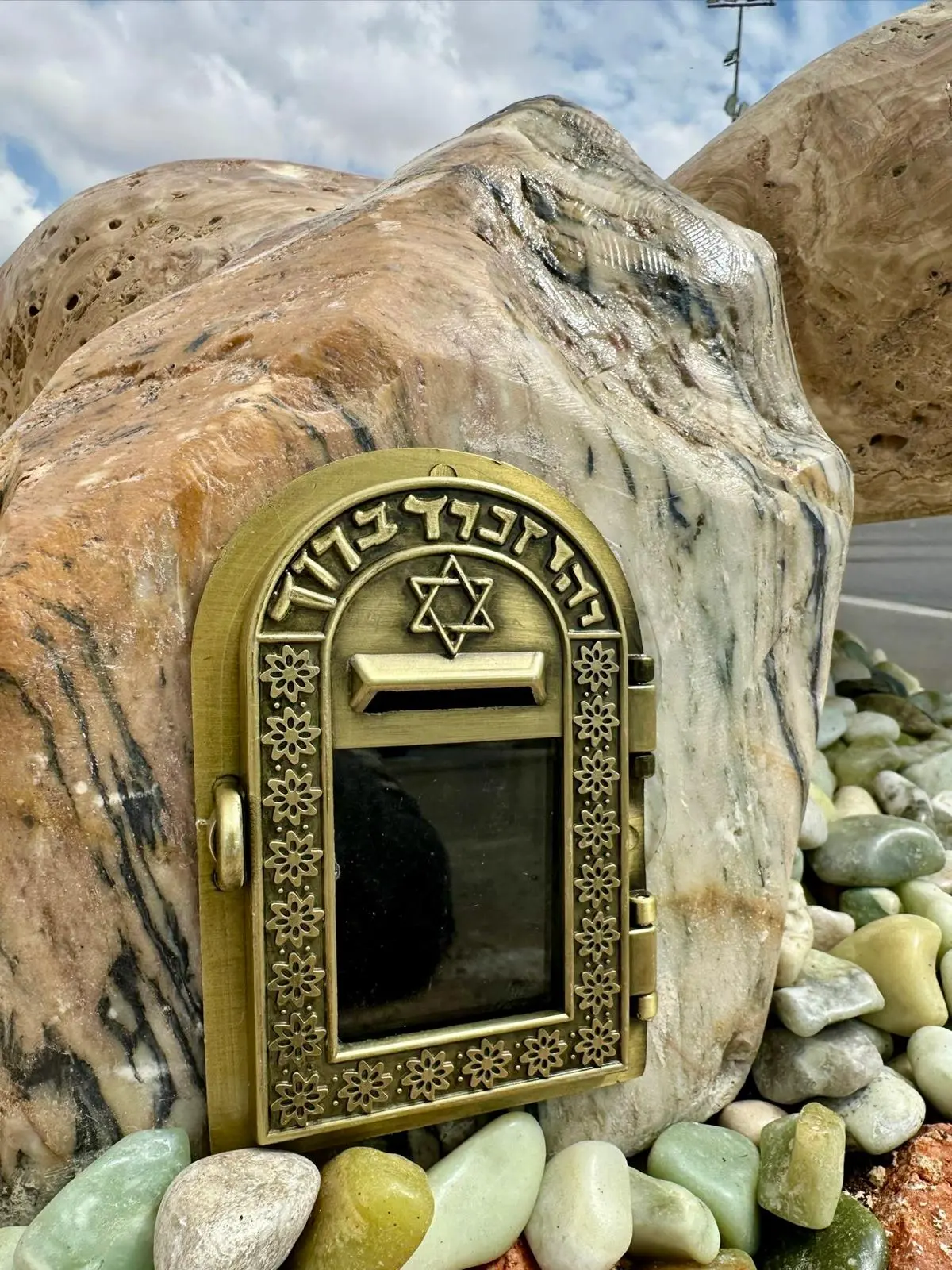 בתי נר יפים למצבה